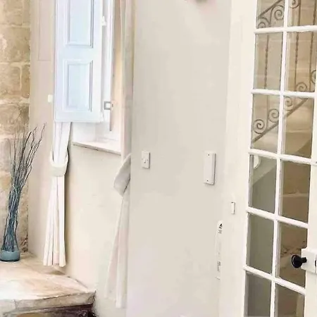 ! Amazing House In Next To The !