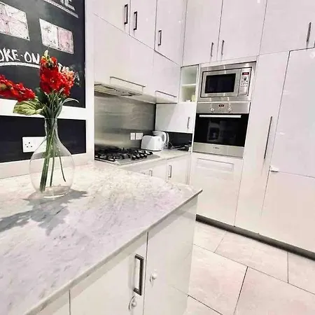 ! Amazing House In Next To The ! * Sliema