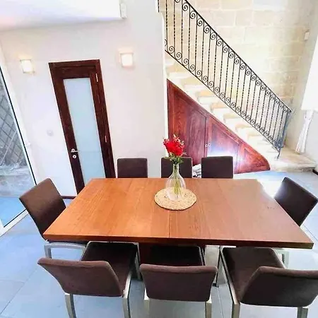 ! Amazing House In Next To The ! Holiday home *