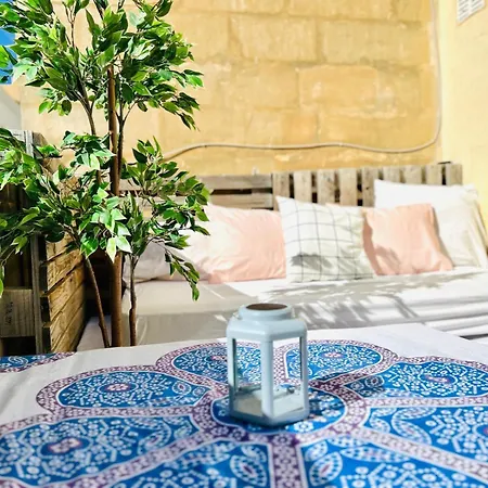 ! Amazing House In Next To The !