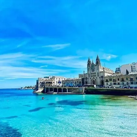 ! Amazing House In Next To The !