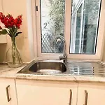 ! Amazing House In Next To The ! * Слима