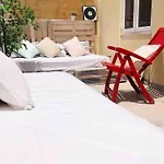 ! Amazing House In Next To The ! Дом отдыха