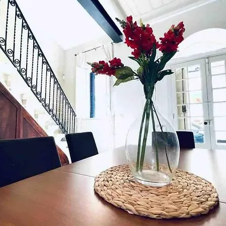 ! Amazing House In Next To The ! Дом отдыха