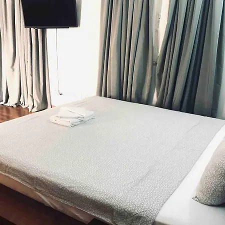 ! Amazing House In Next To The ! * Слима