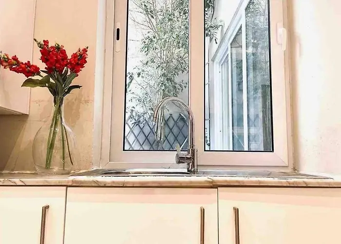 ! Amazing House In Next To The ! * 슬리에마