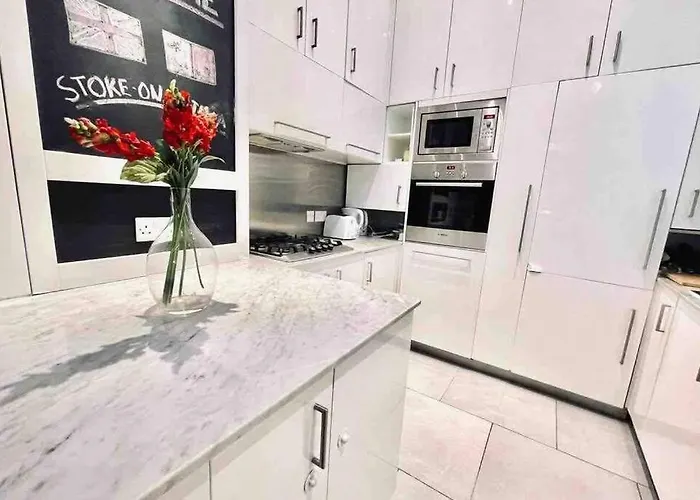 ! Amazing House In Next To The ! * 슬리에마