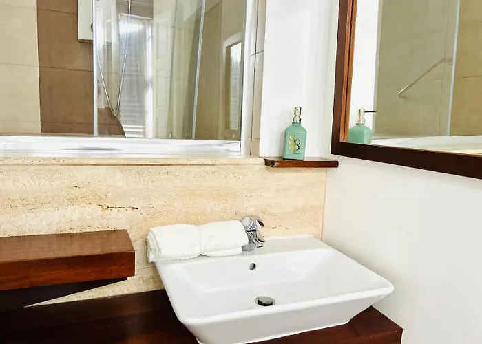 ! Amazing House In Next To The ! 슬리에마