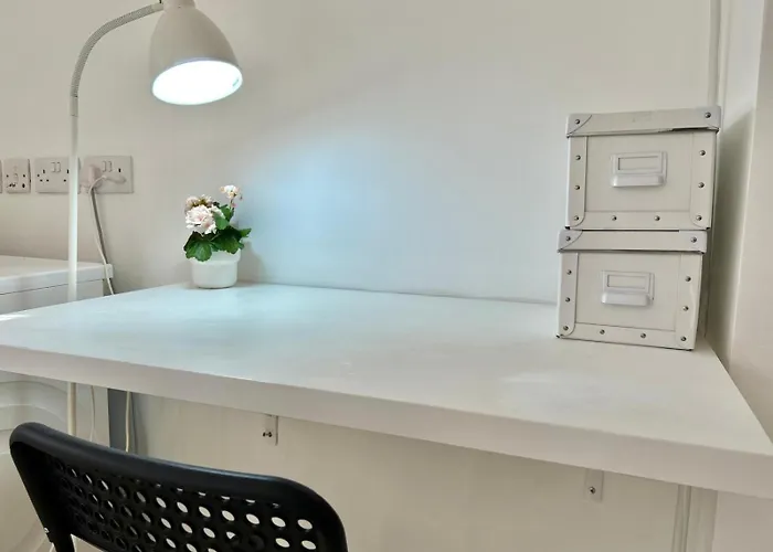 ! Amazing House In Next To The ! 펜션 슬리에마