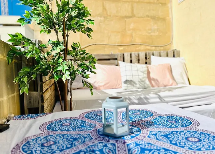 ! Amazing House In Next To The !