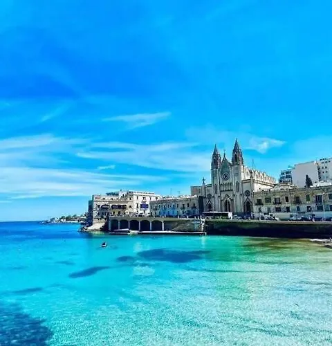 ! Amazing House In Next To The !