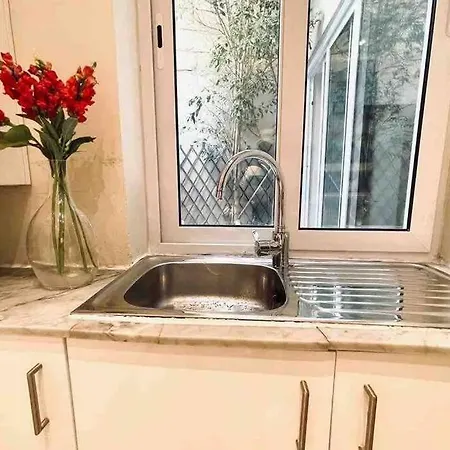 ! Amazing House In Next To The ! * Sliema