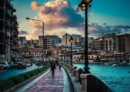 ! Amazing House In Next To The ! * Sliema